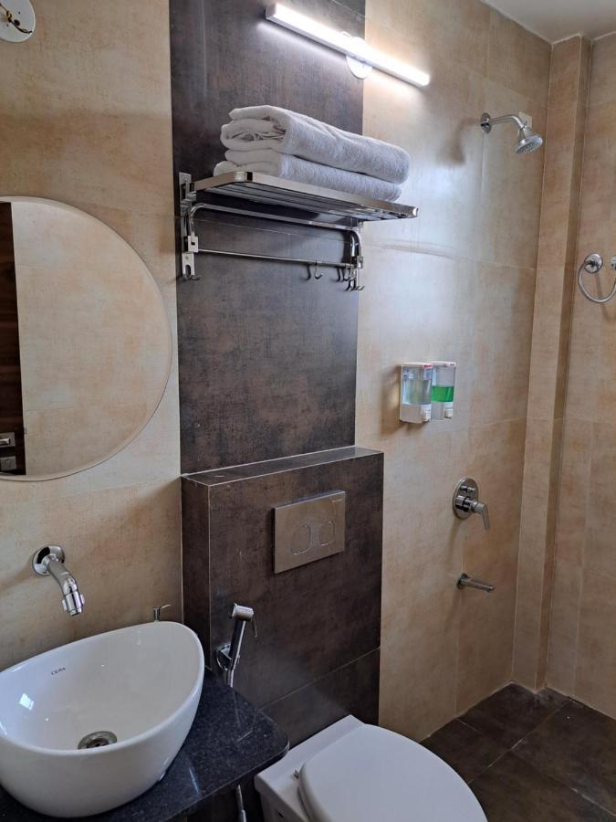 Bouquet Residency Hotel Nashik Exterior photo