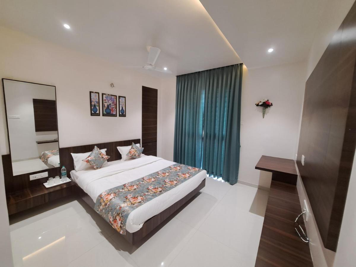 Bouquet Residency Hotel Nashik Exterior photo