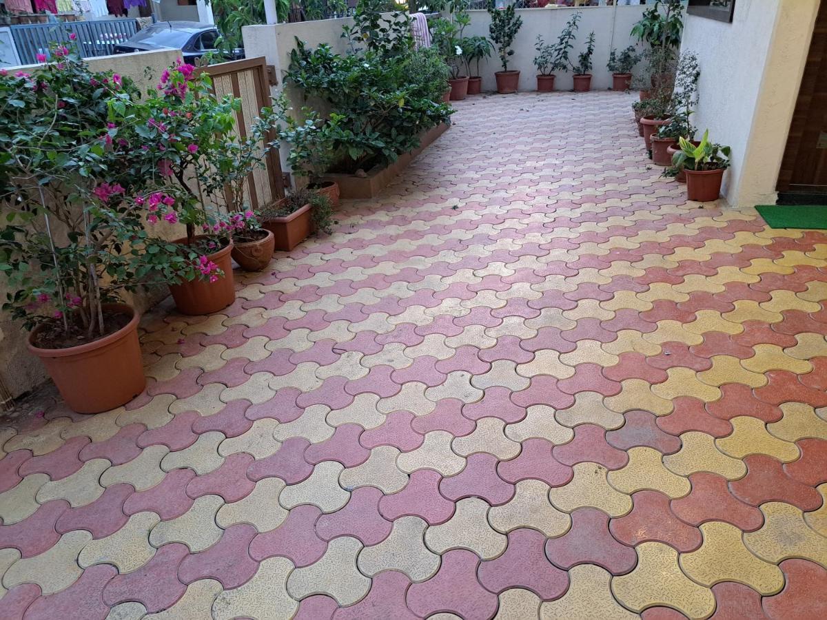 Bouquet Residency Hotel Nashik Exterior photo