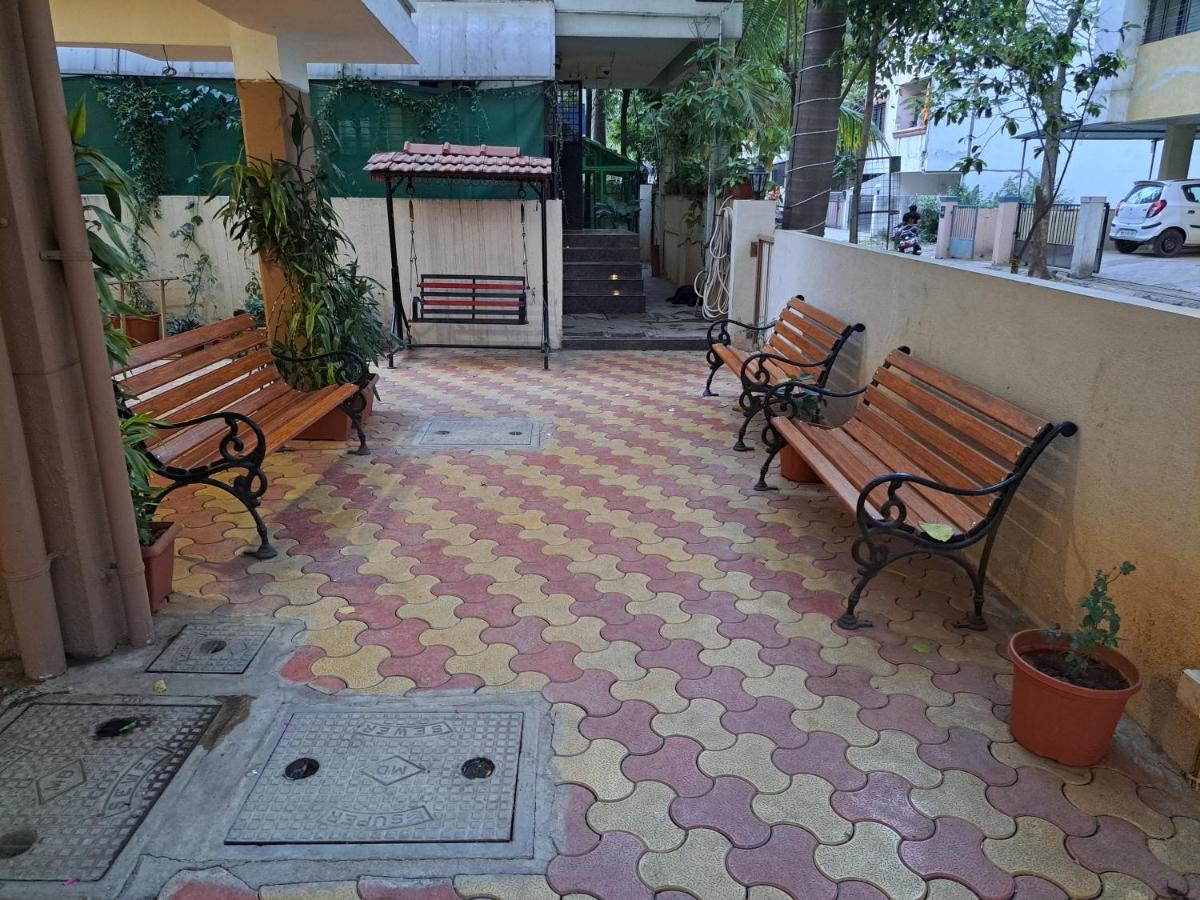 Bouquet Residency Hotel Nashik Exterior photo