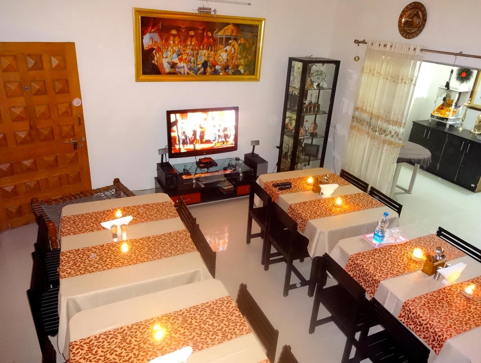 Bouquet Residency Hotel Nashik Exterior photo